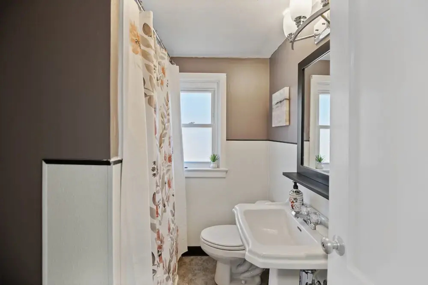 "sweet Serenity" Stay 10 Minutes From Hershey 3 Bedroom Home by RedAwning