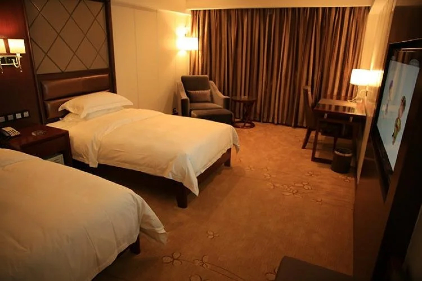 Moon&Bay Theme Hotel