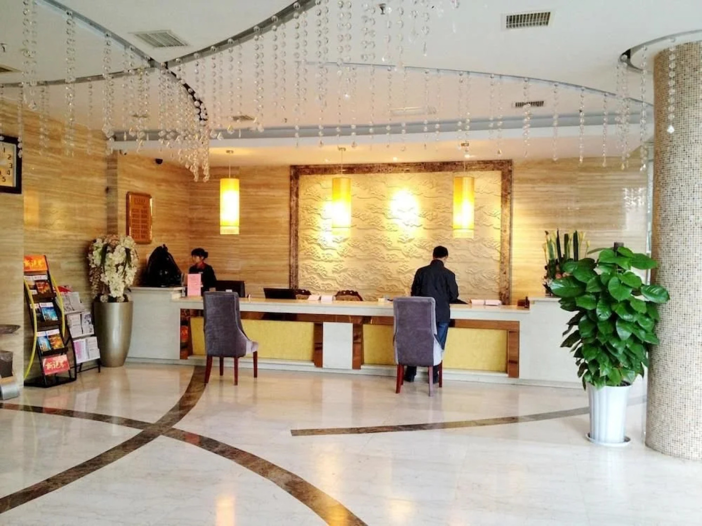 Hanbang Hotel (Hanzhong High-speed Railway Station Central Hospital)