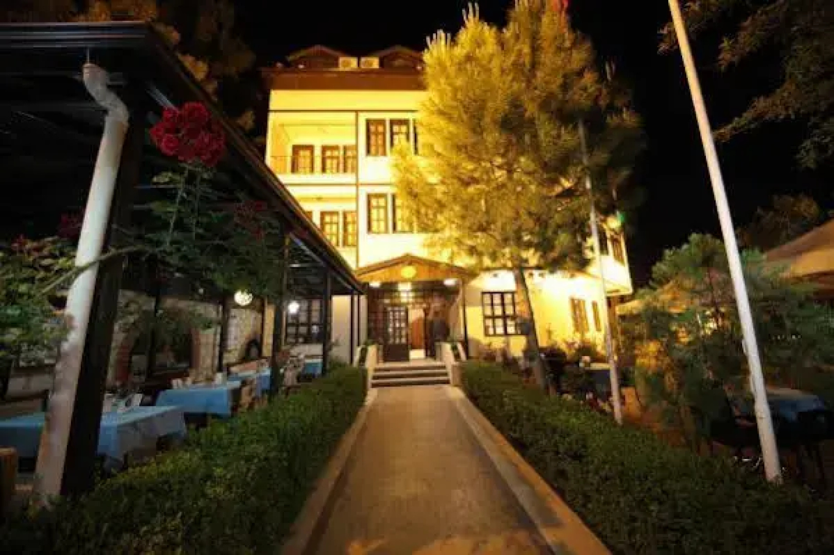 Uz Hotel