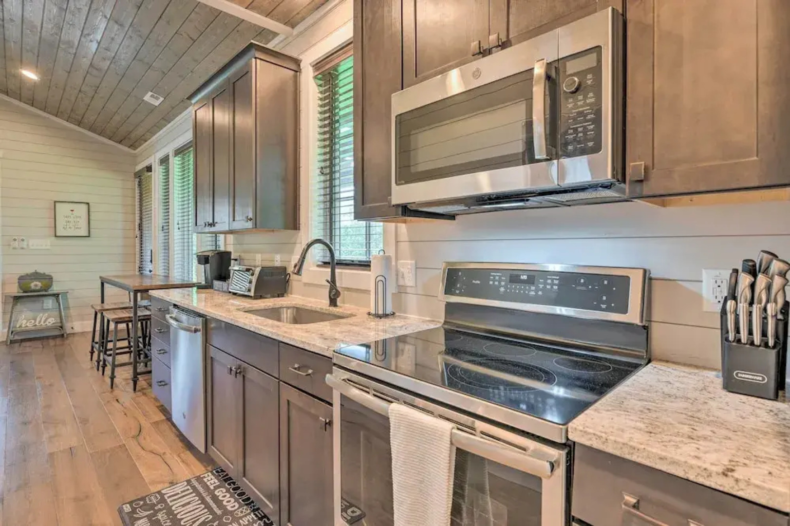 7 Mi to Ski Sapphire Valley: Cottage w/ Fire Pit