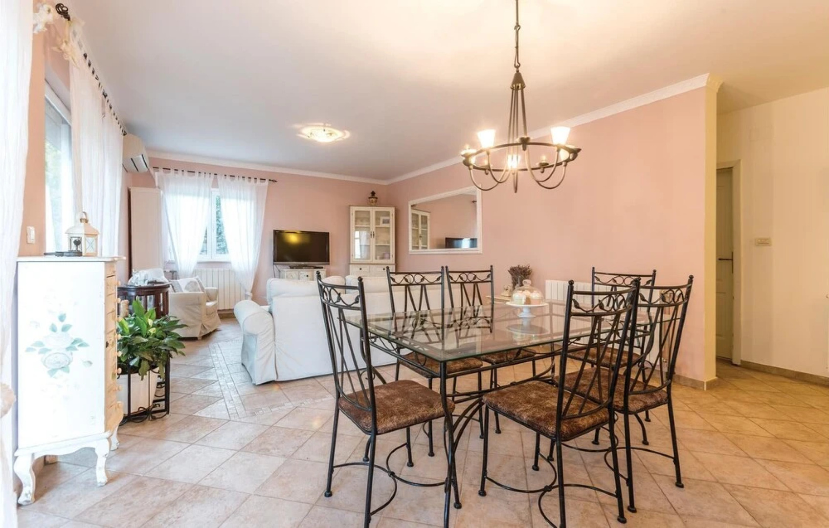 Beautiful Home in Kastel Novi With Wifi and 4 Bedrooms