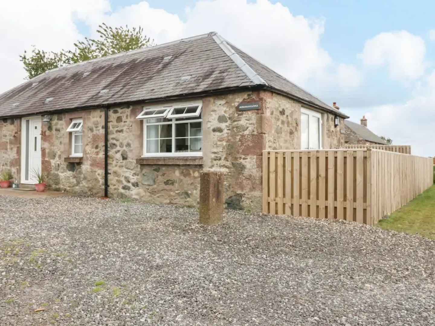 Sportsmans Lodge