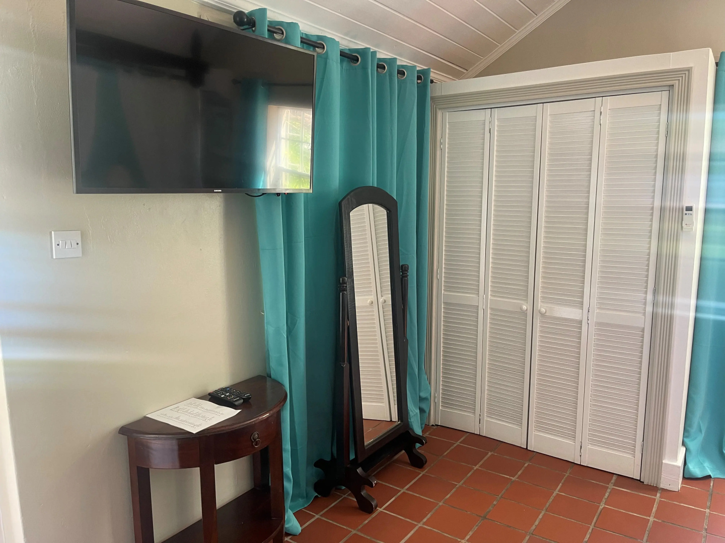 Marigot Beach Club and Dive Resort