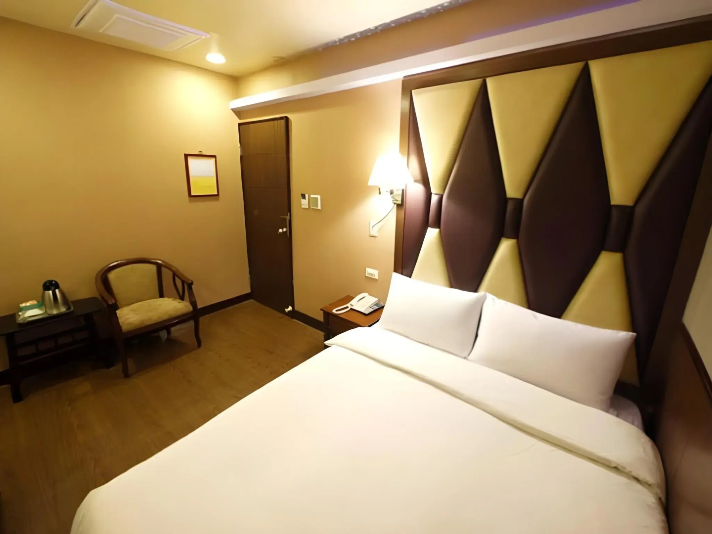 Fuchia Hotel