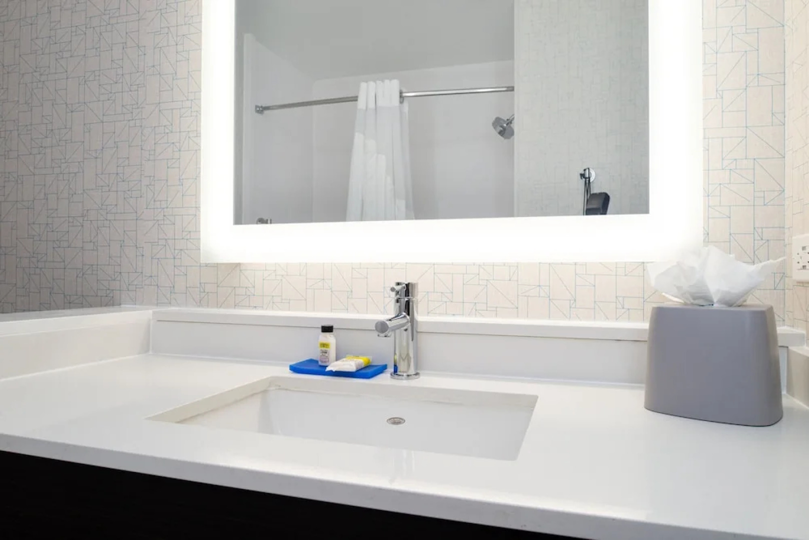 Holiday Inn Express & Suites Romeoville - Joliet North, an IHG Hotel