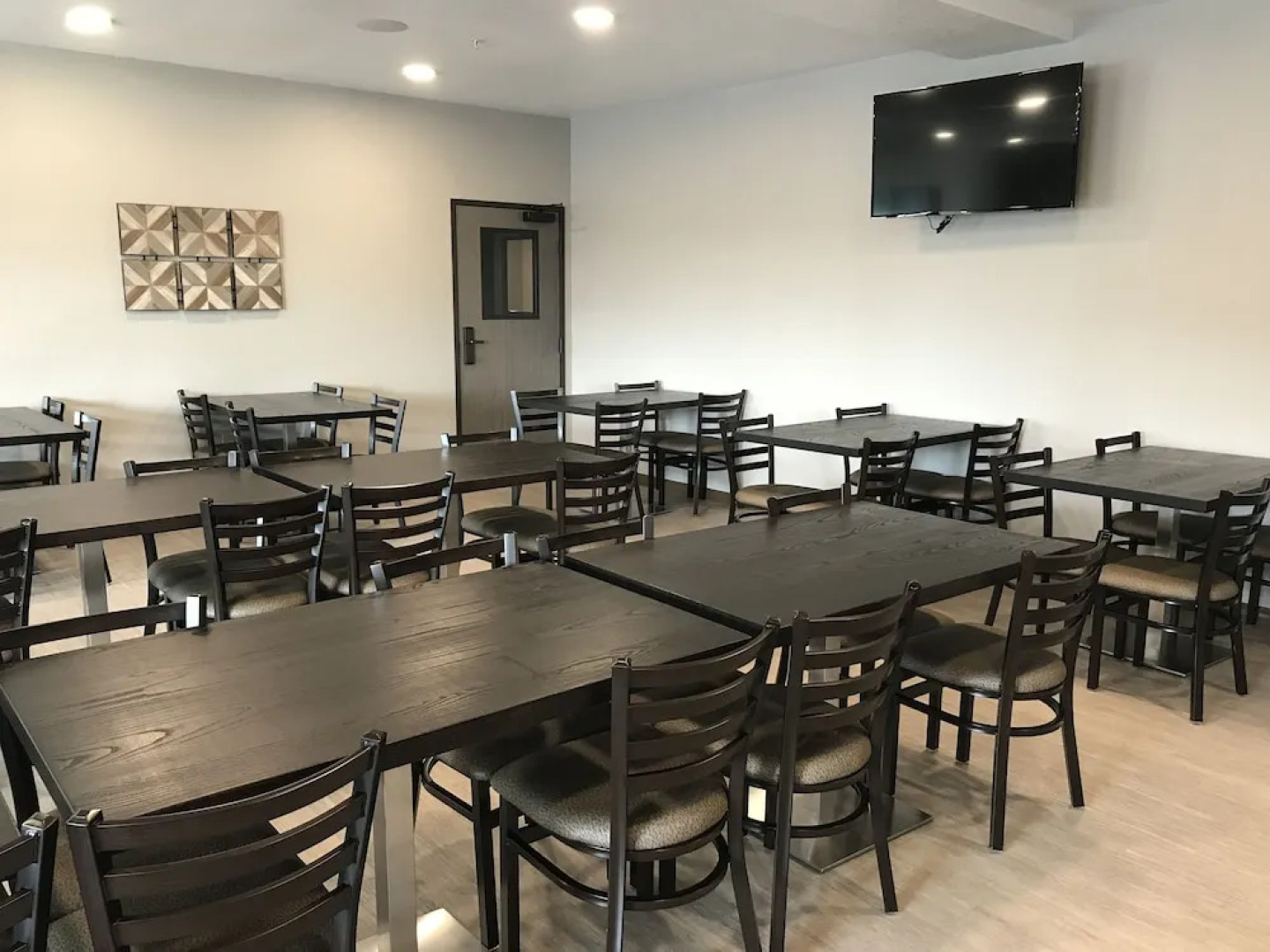 Blue Grass Inn & Suites