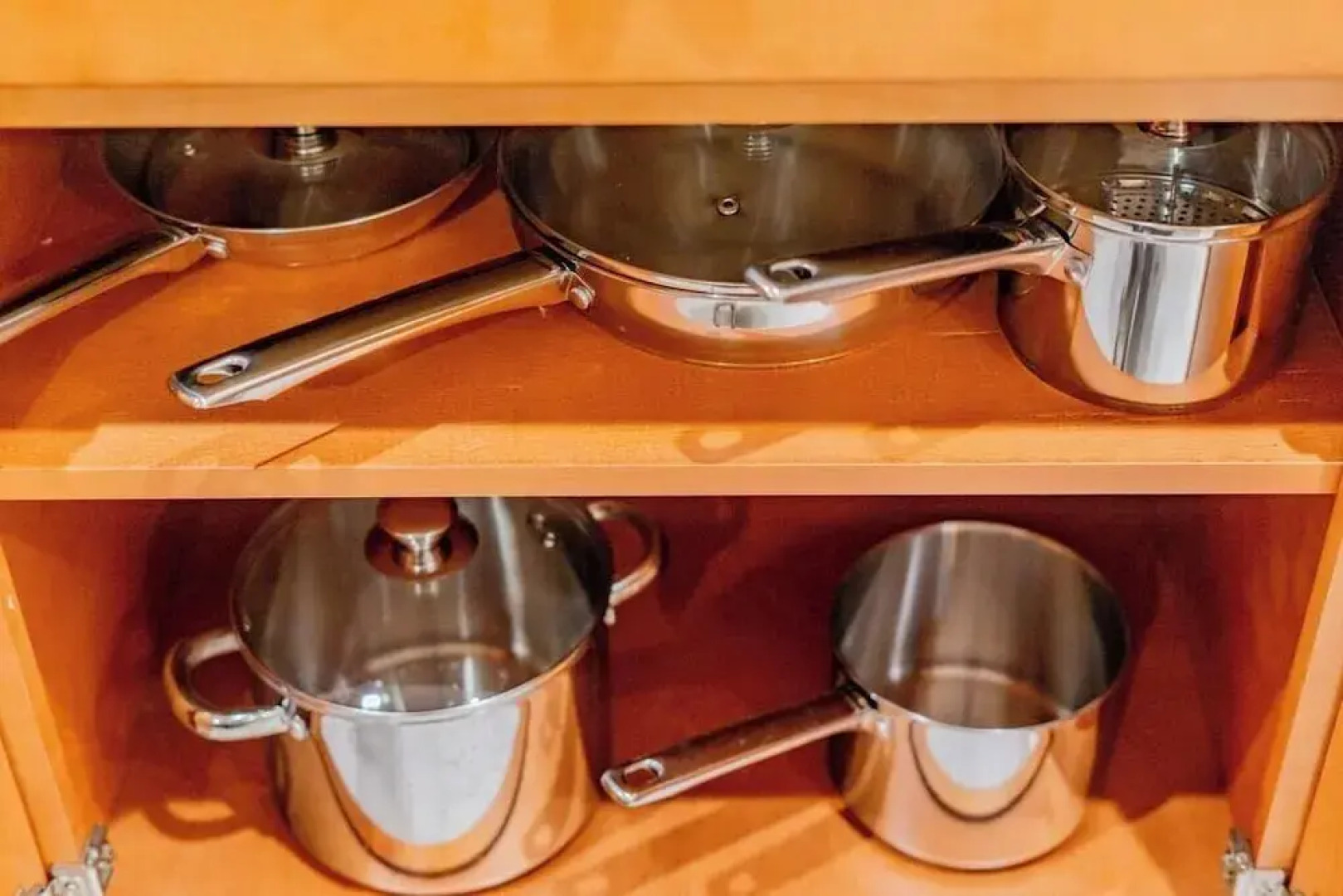 Monterey Park Retreat: Spectacular Views & Comfort