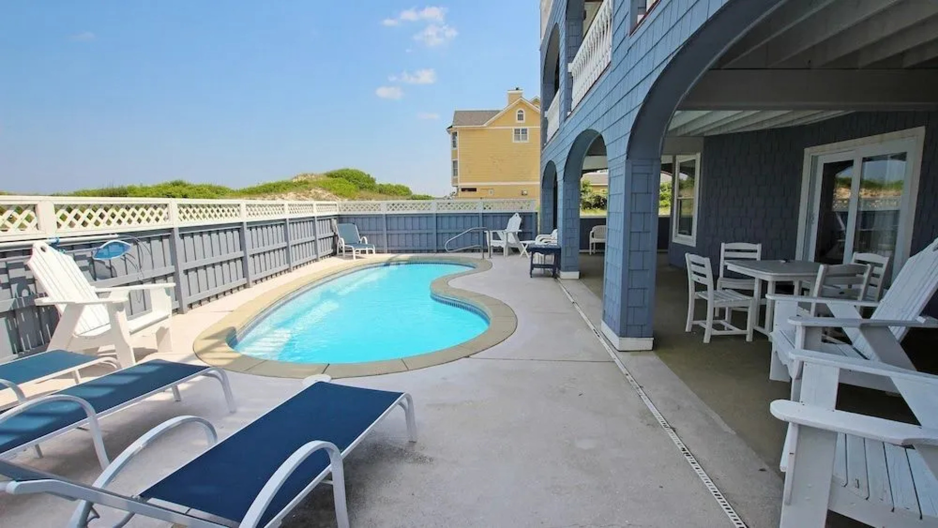 Life's a Beach - 6 Br Home