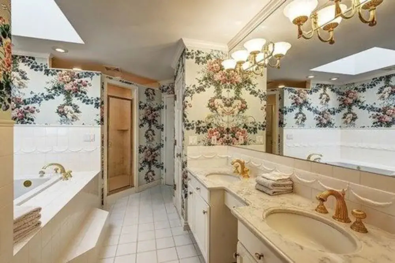 Sea Mist Waterfront Inn