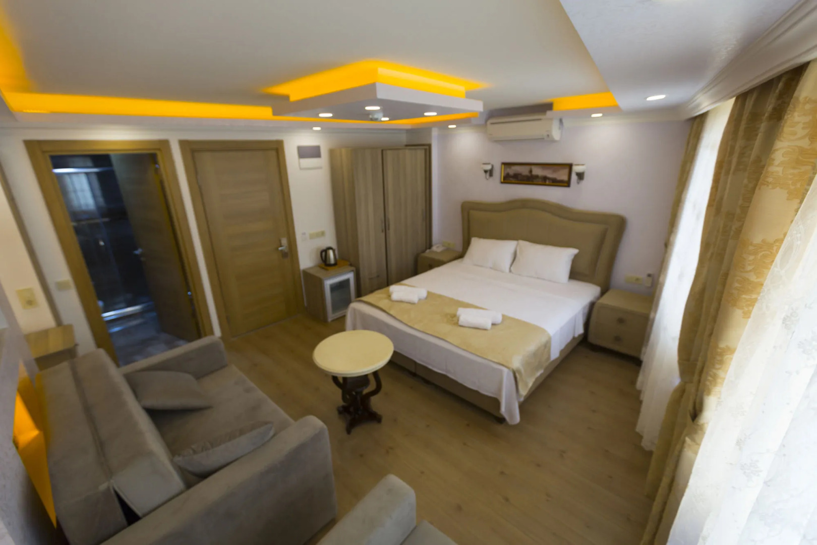 Harbour Suites Old City