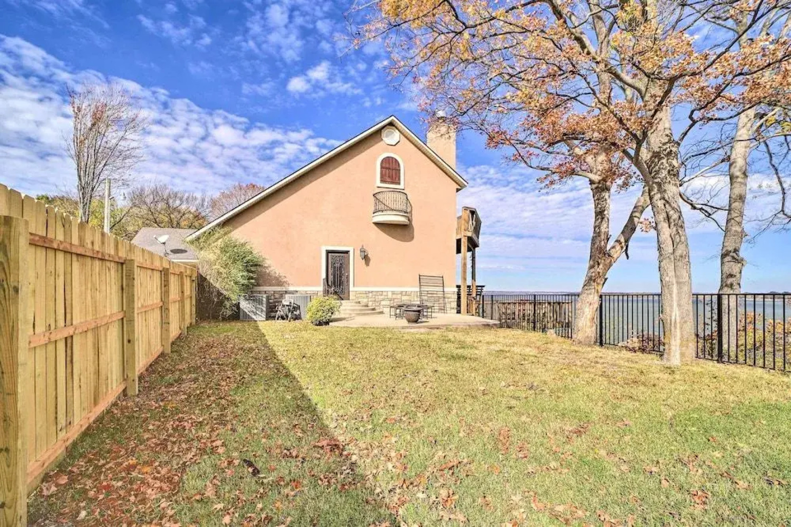 Afton Waterfront Retreat w/ Spacious Deck!