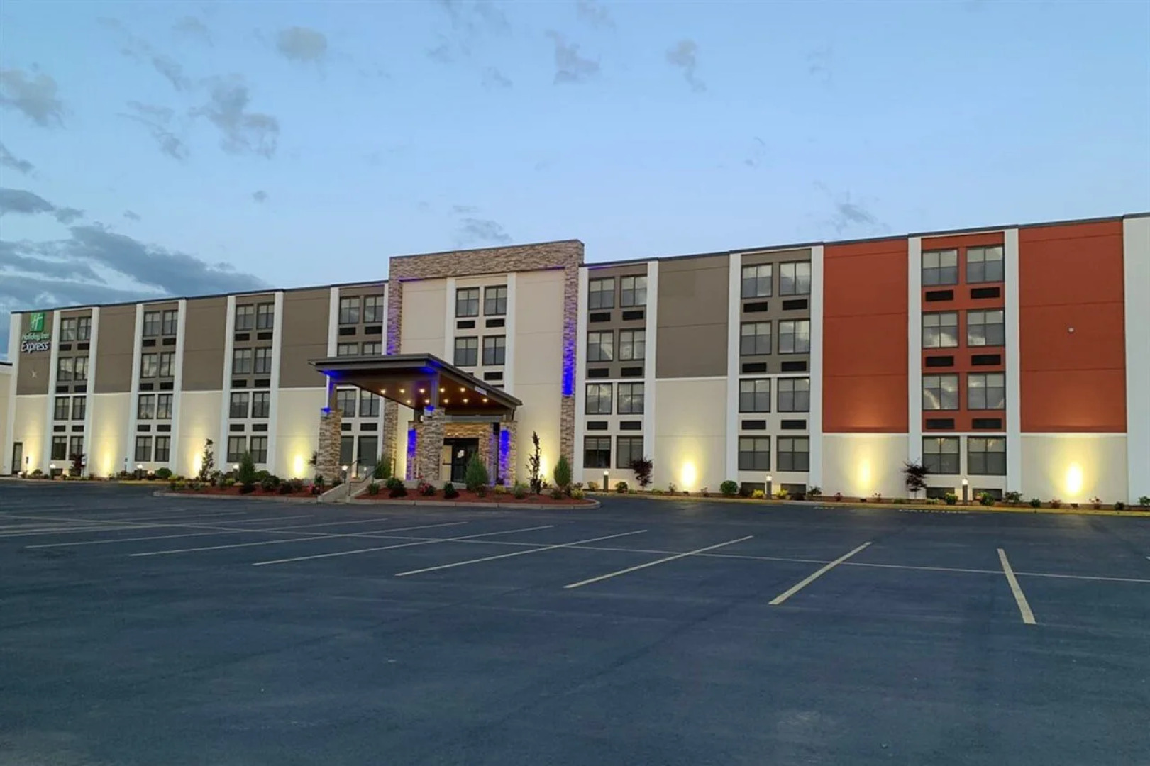 Comfort Inn & Suites Fall River