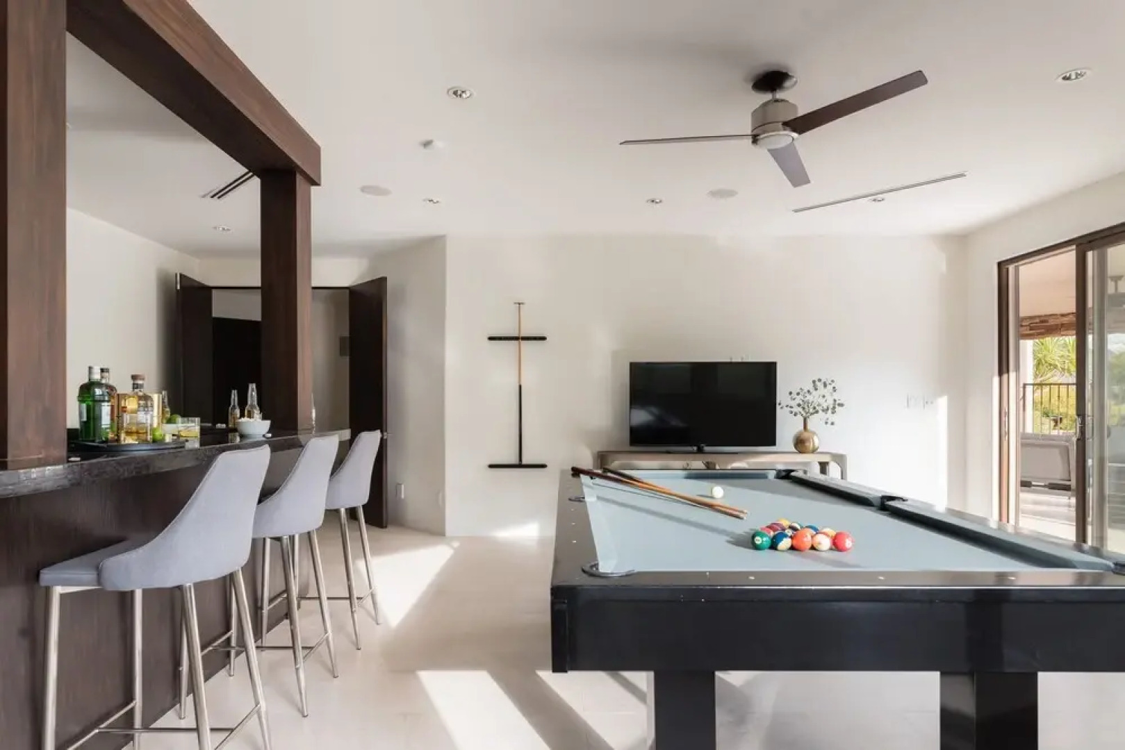 Apollo by AvantStay 6BR Private Desert Oasis with Pool Hot Tub Movie Room