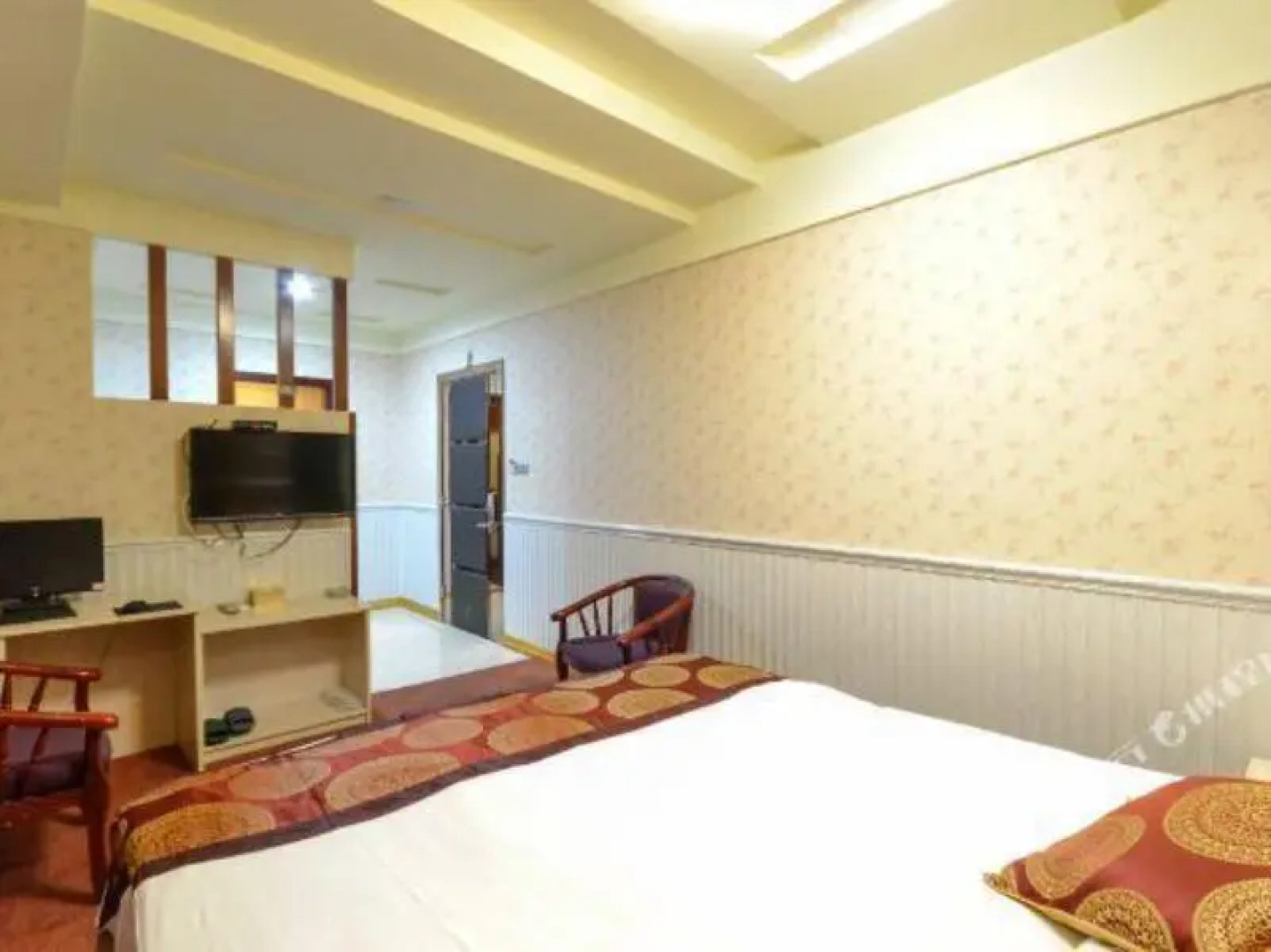 Jianchuan Business Hotel