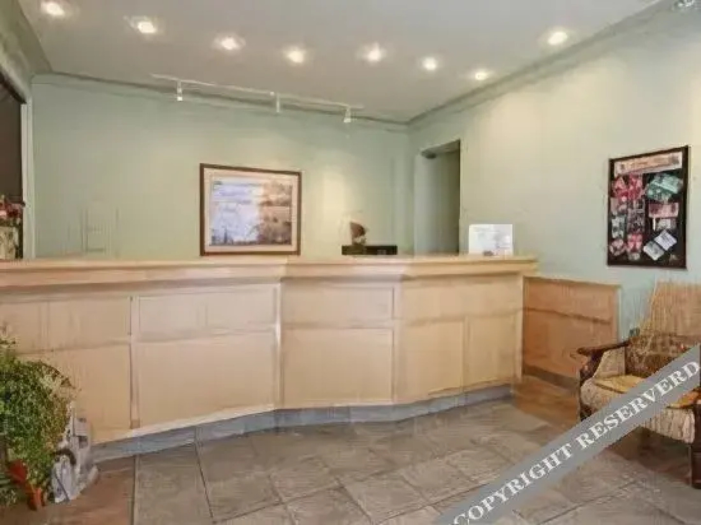 Super 8 Motel - Penticton