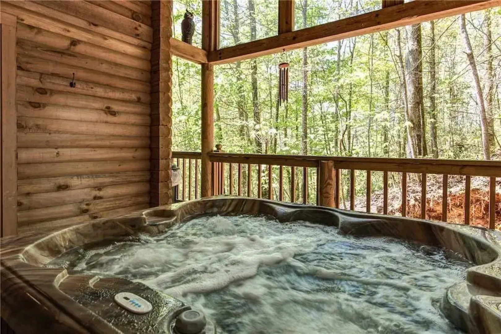 Fawn Cabin 1 Bedroom Home with Hot Tub