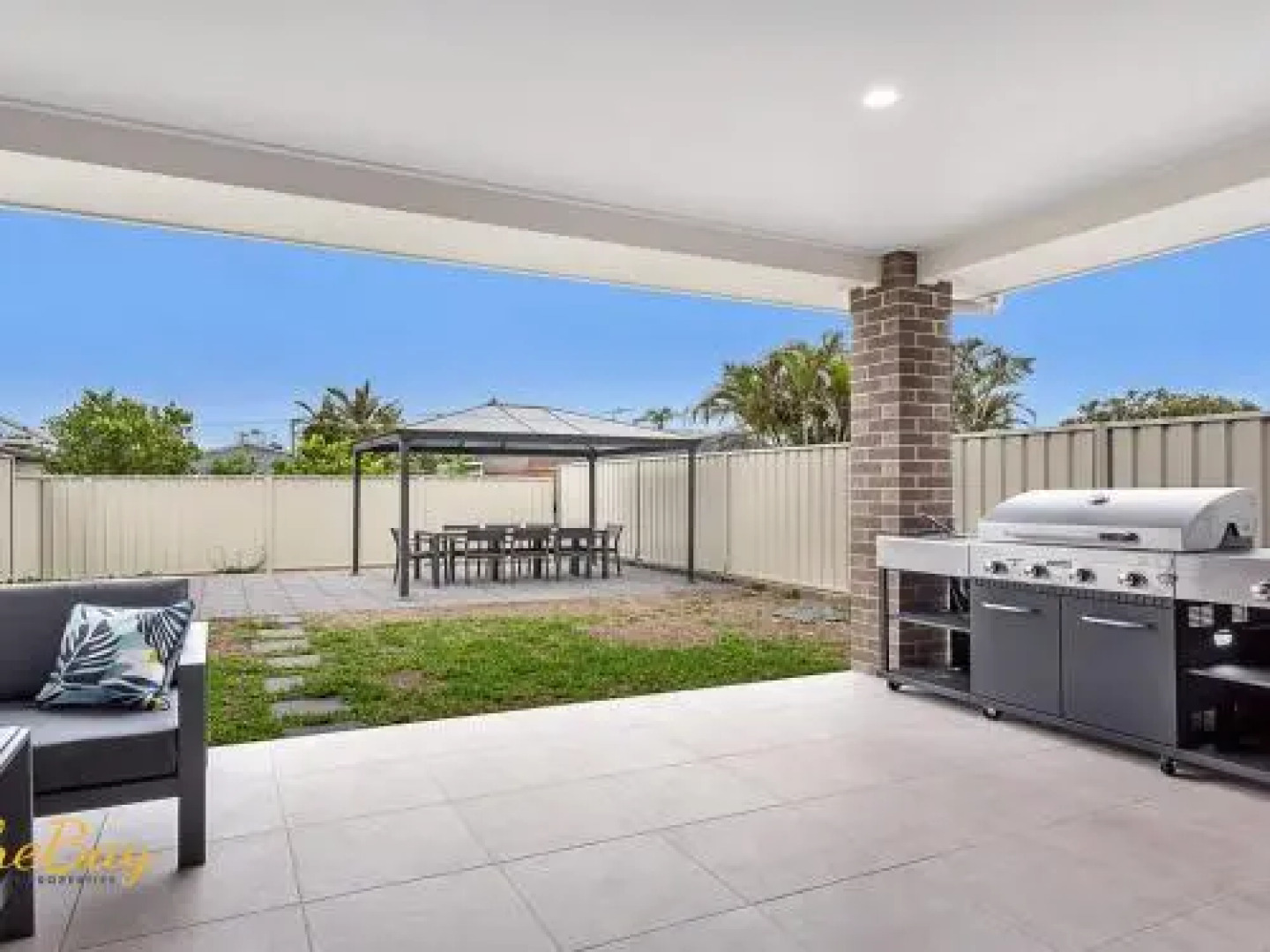 Pacific Paradise No.28 Anna Bay