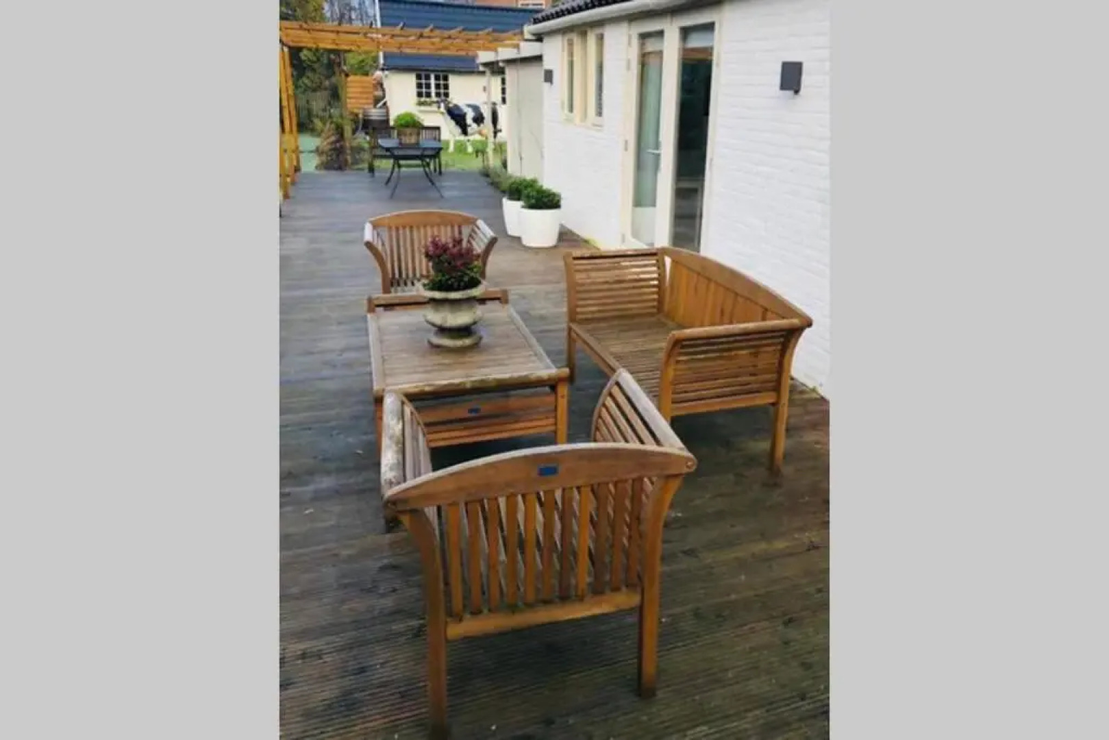 Tiny house in tuin van de statige villa Mariahof