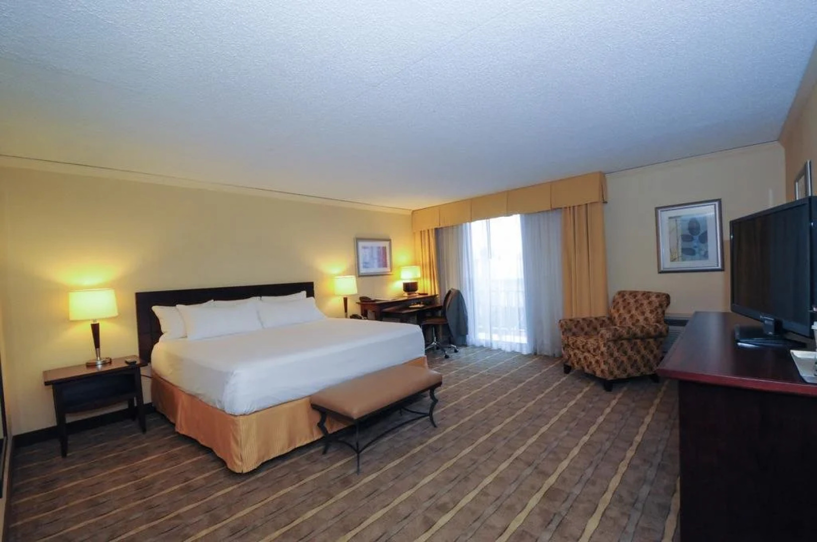 Radisson Hotel at Star Plaza