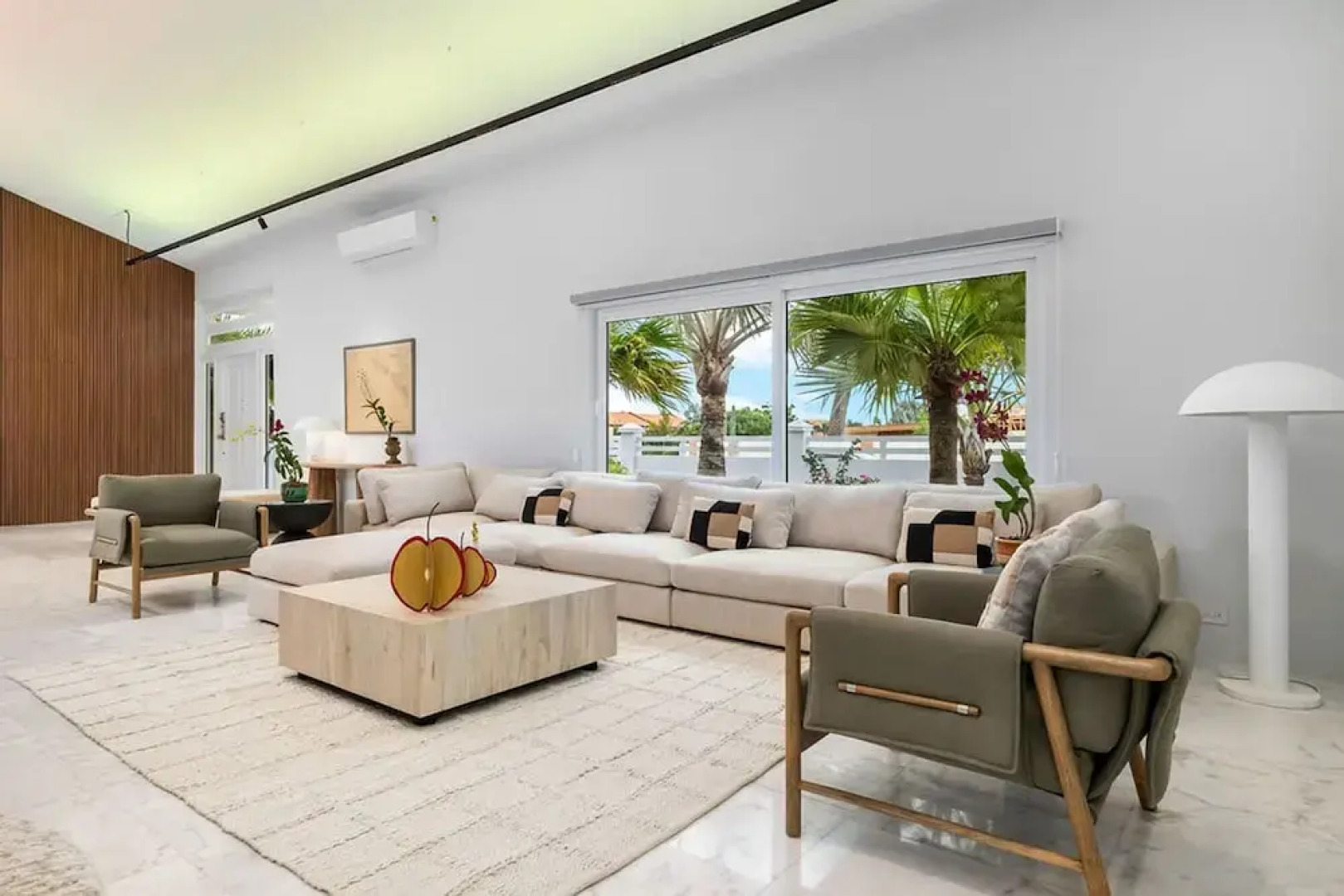 The Court Villa - 8 Bed 8 5 Bath