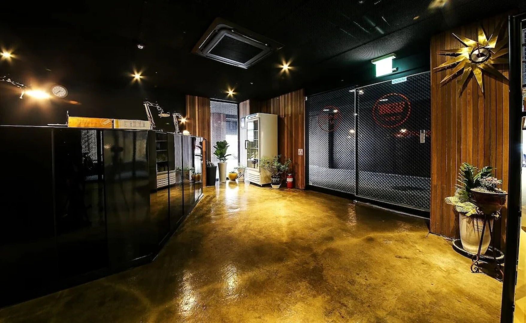 Elephant Shower Hotel