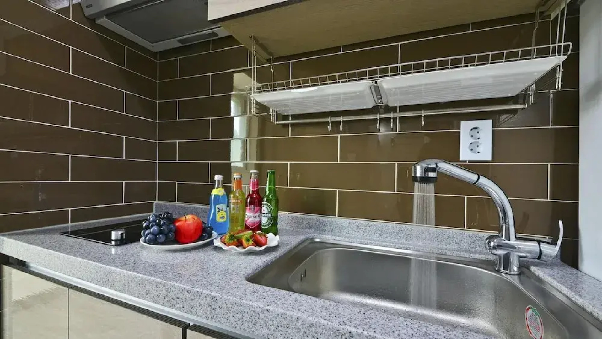 Janghohang J Story Spa Pension