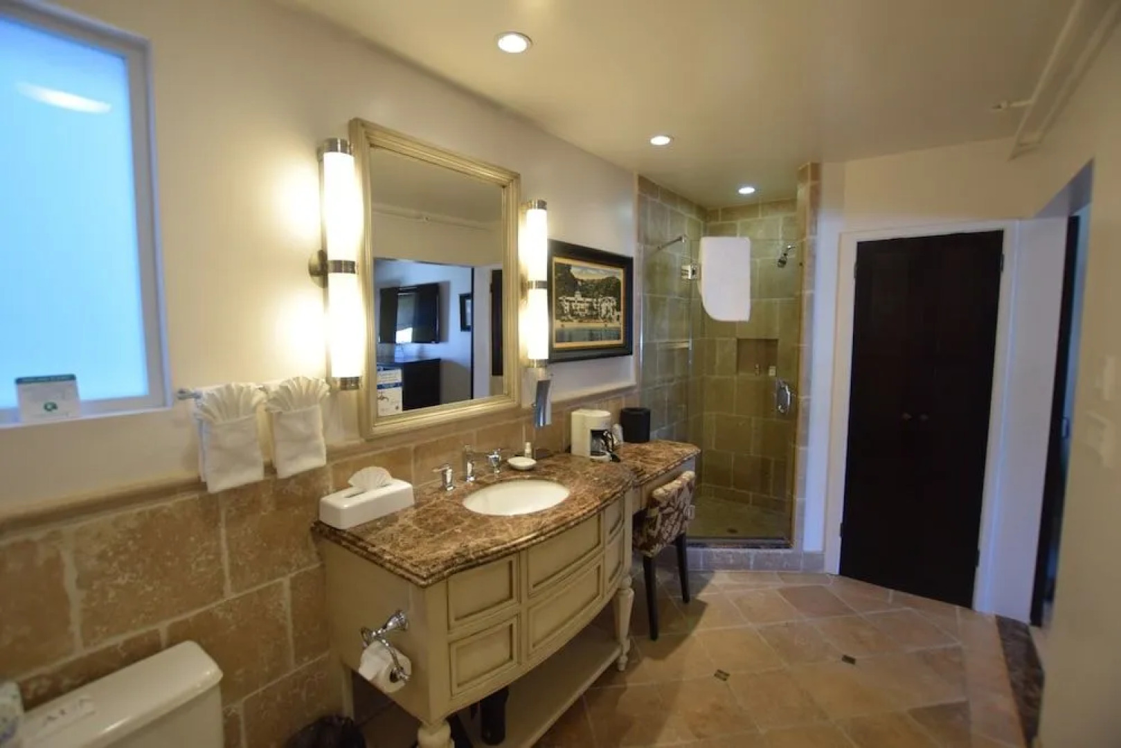 Catalina Courtyard Suites