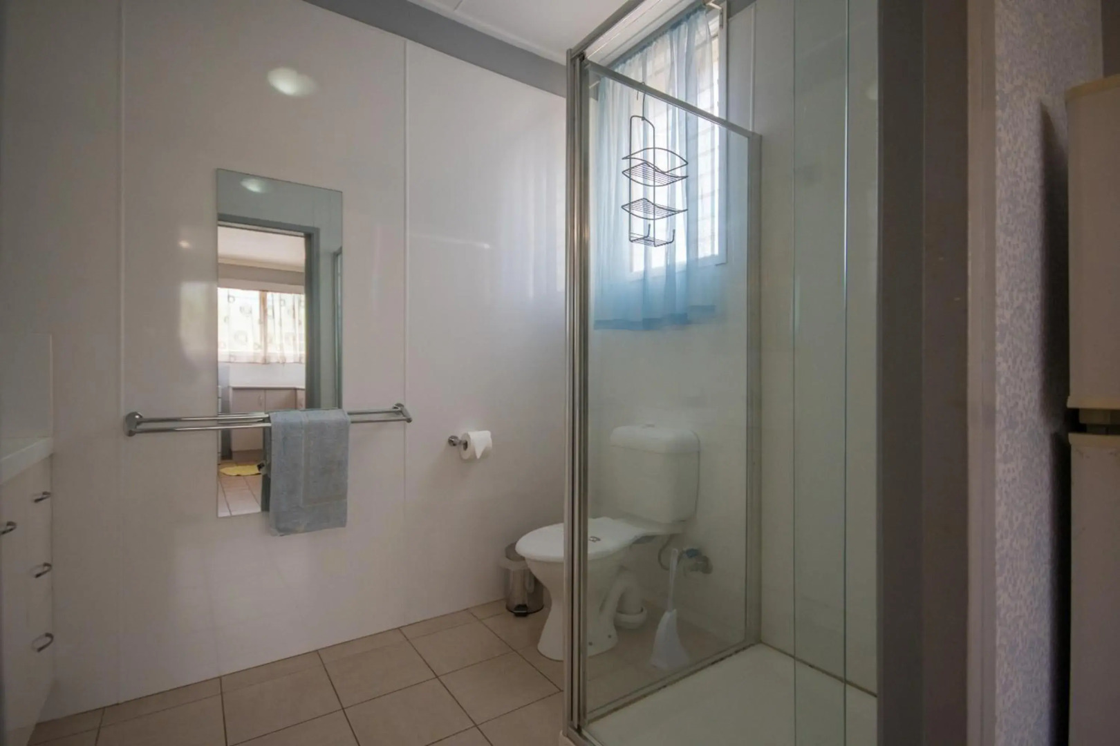 Ash's Holiday Units & Cafe