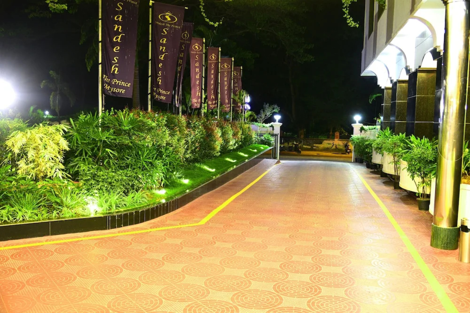 Sandesh The Prince - 4 Star Hotel