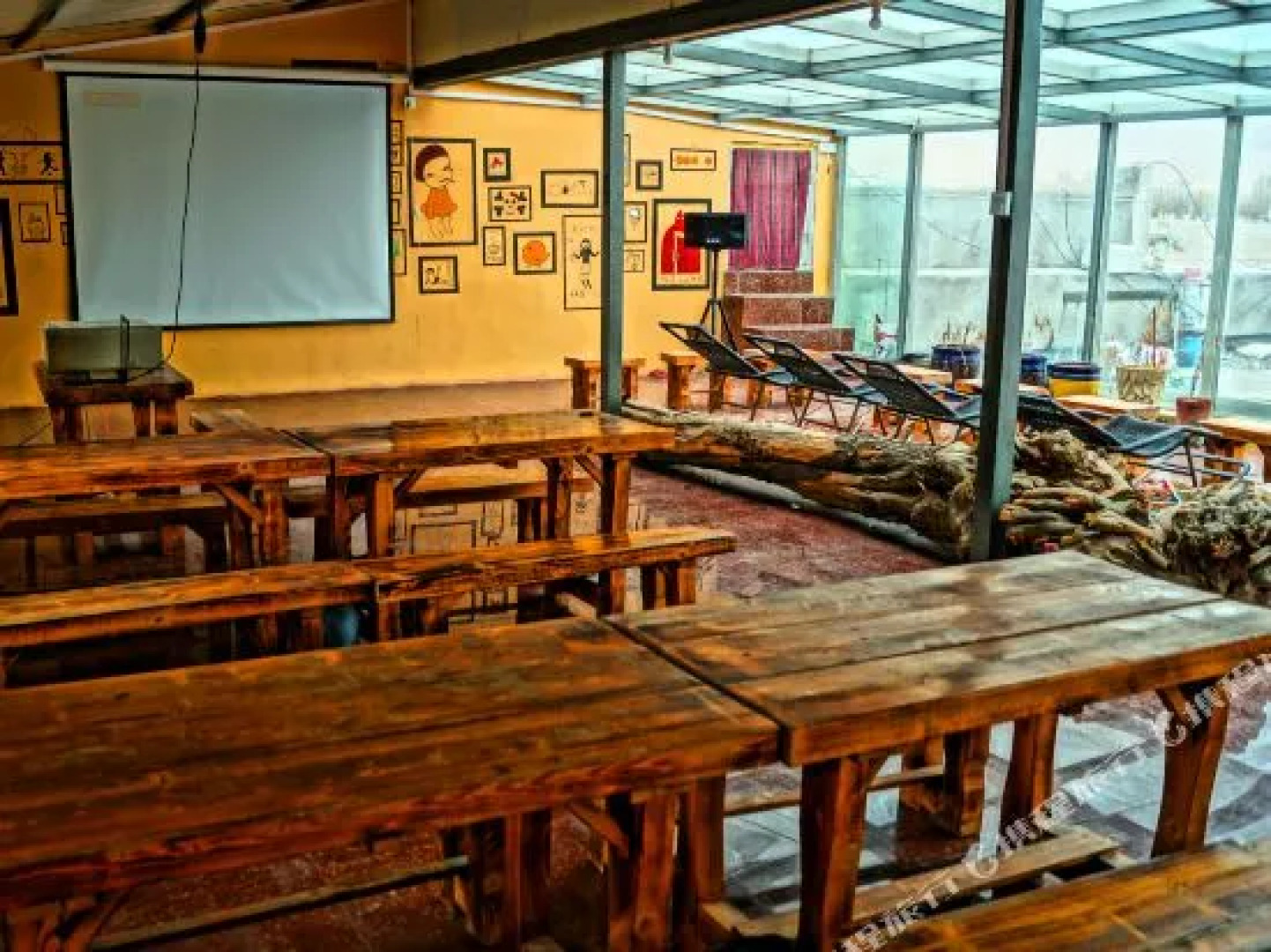 K2 International Youth Hostel