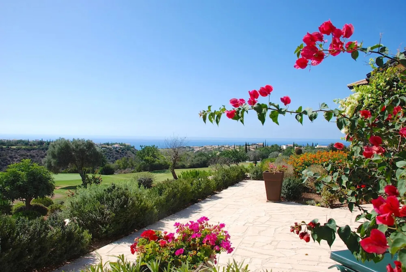 Lovely 3 bedroom ground floor apartment 'D01' - amazing golf and sea views, communal pool and resort facilities, Orpheus Village, Aphrodite Hi