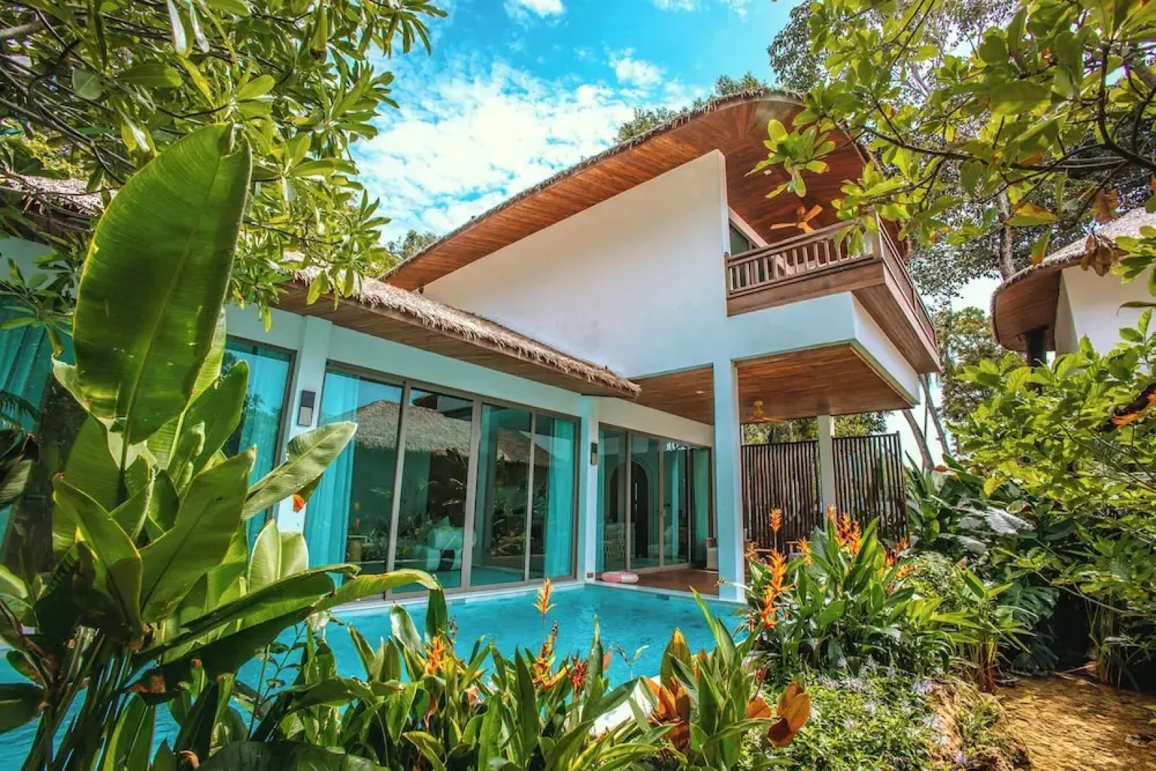 Luxtalay Khanom Hotel