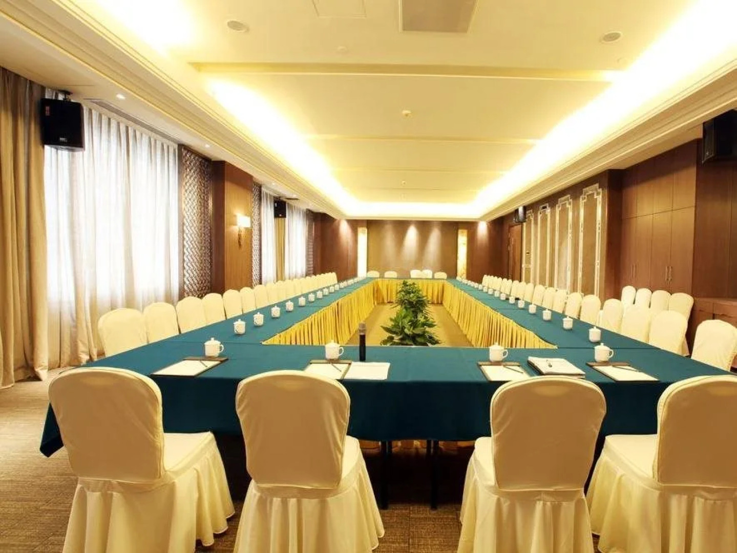 Nignbo Hefeng Garden Hotel