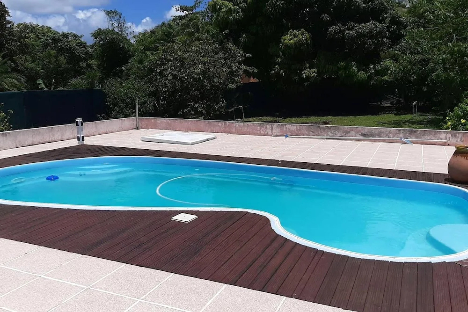 Studio in Baie Mahault, With Shared Pool, Furnished Garden and Wifi - 12 km From the Beach