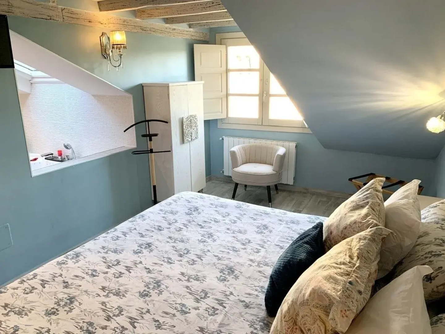 Suites con Jacuzzi Santillana