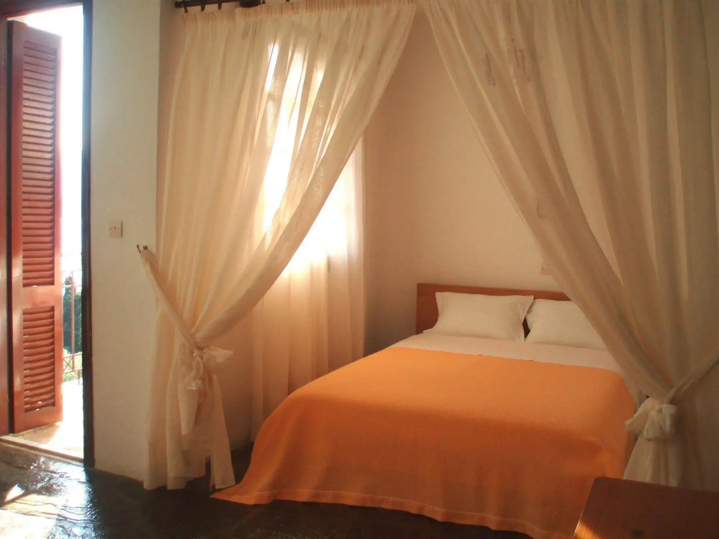 Scorpios Hotel & Suites