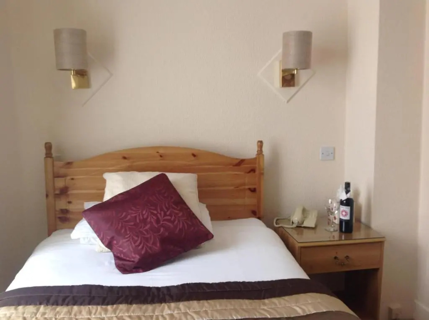 Homesly The George Hotel