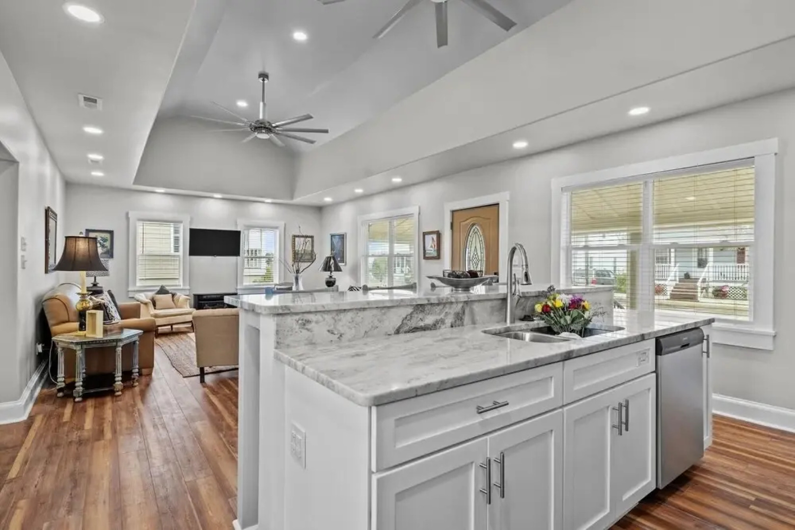 Conch's Point Cottage 2 Bedroom Home by RedAwning