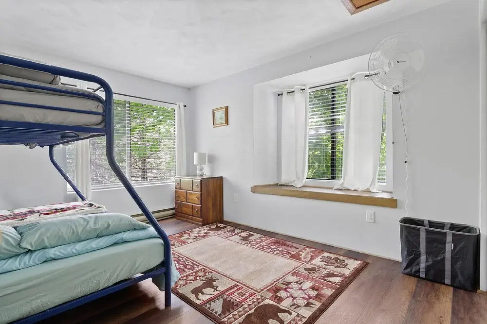 Charming Getaway 4BR 3Bath Hot Tub