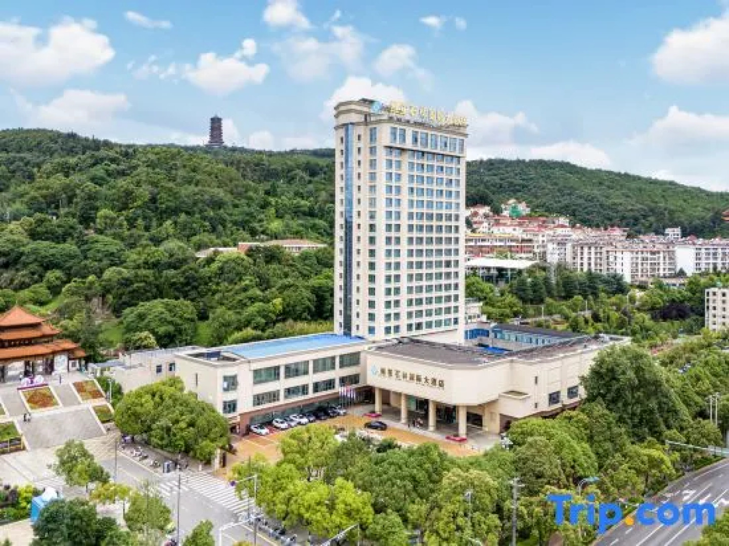 Stone Forest International Hotel