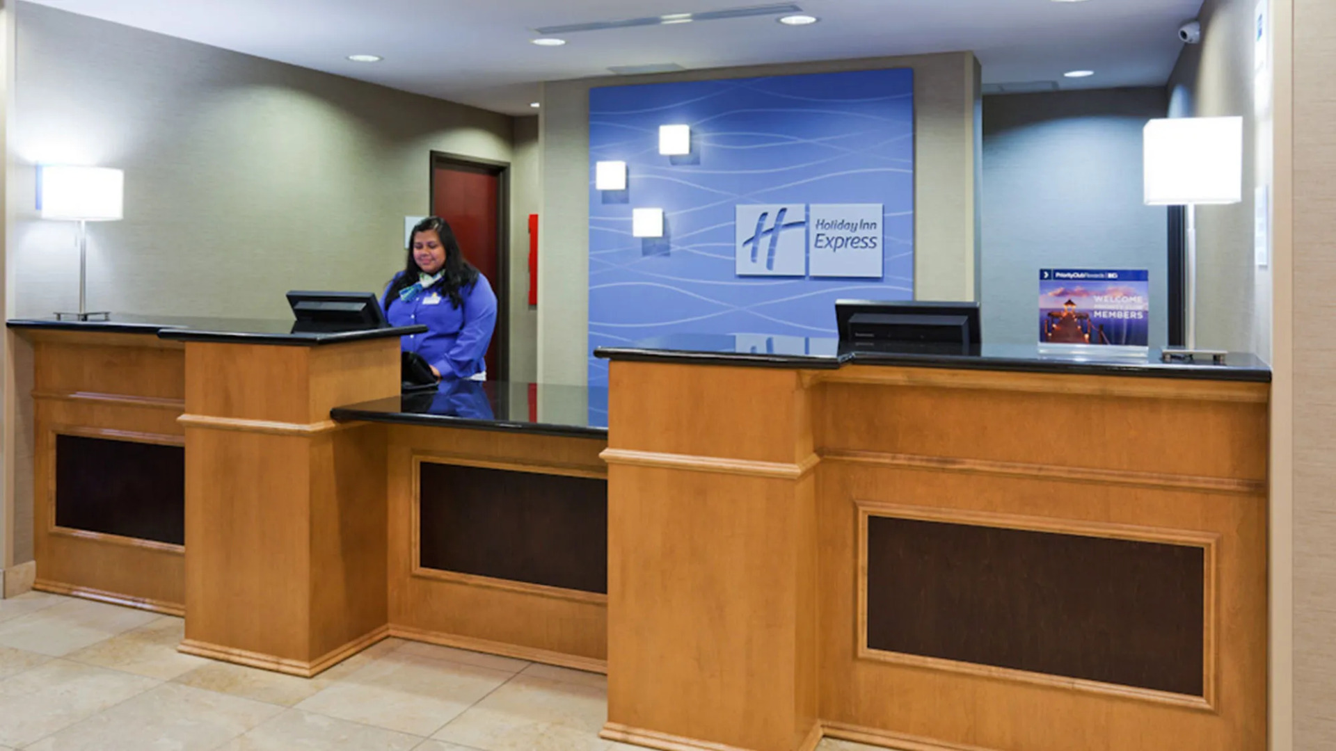 Holiday Inn Express & Suites Rochester – Mayo Clinic Area by IHG