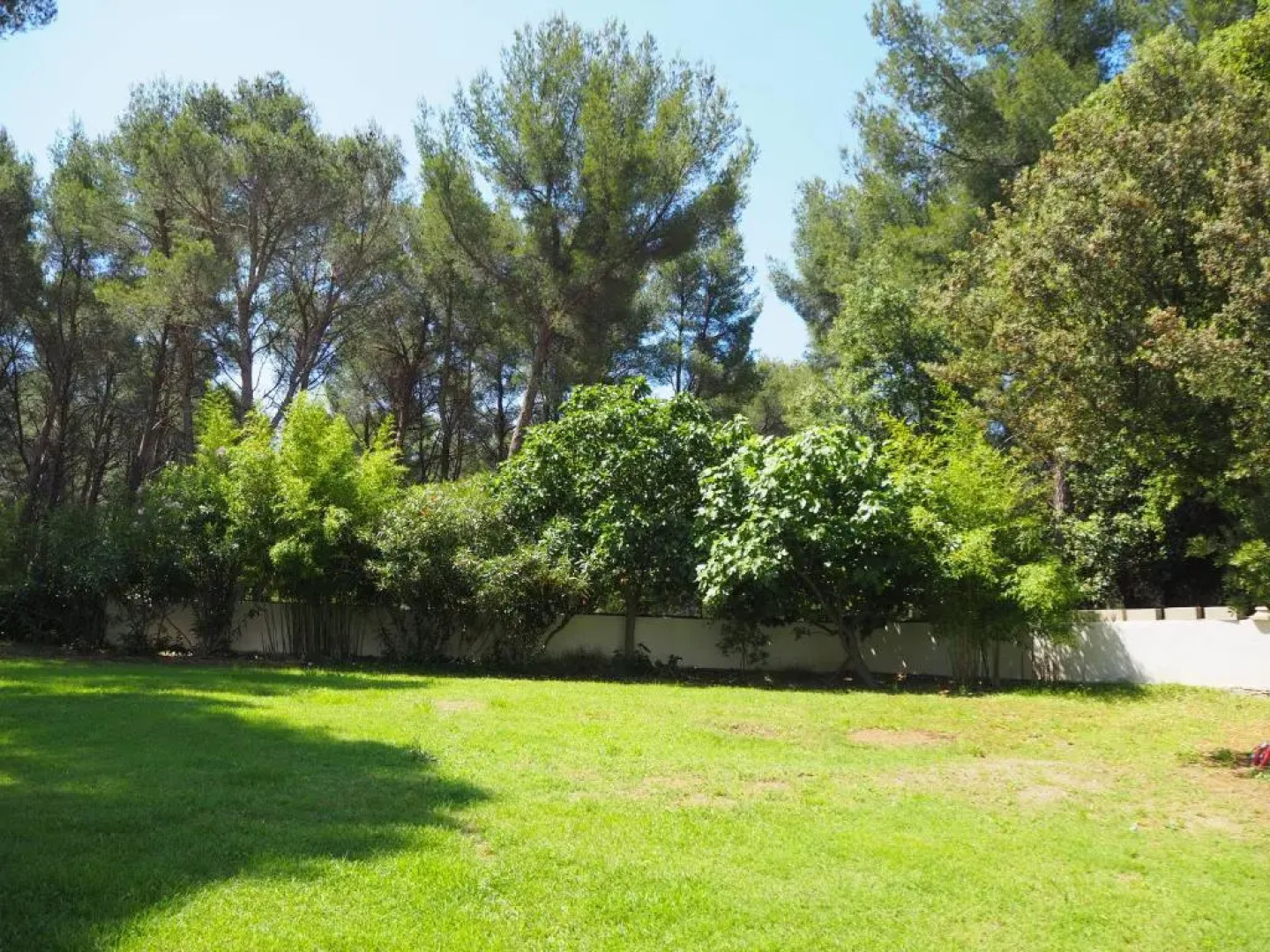 VILLA 6 PERSONNES /PISCINE/CAMPAGNE/TERRAIN DE PETANQUE/15 km BANDOL