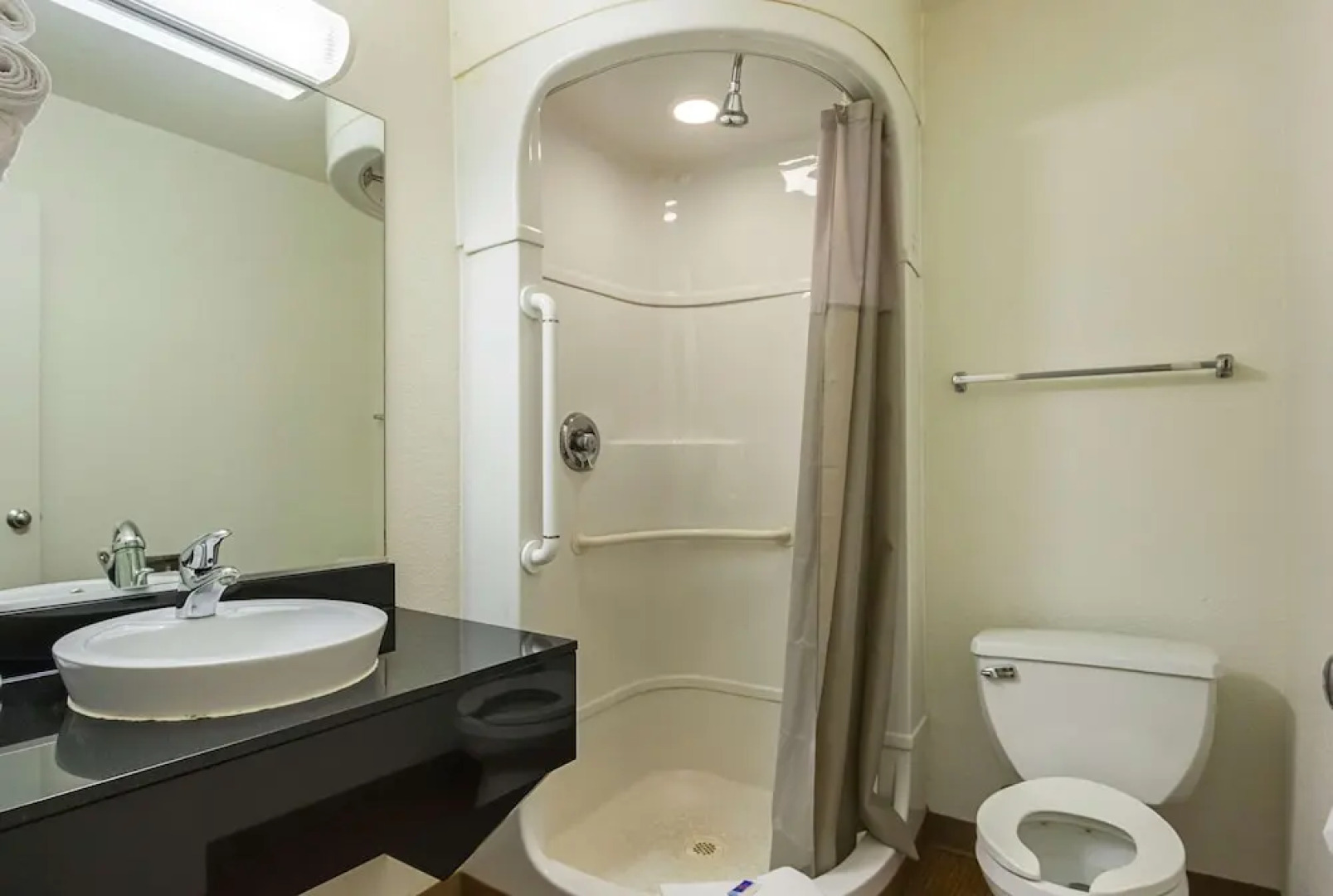 Creekside Paradise Bed and Breakfast