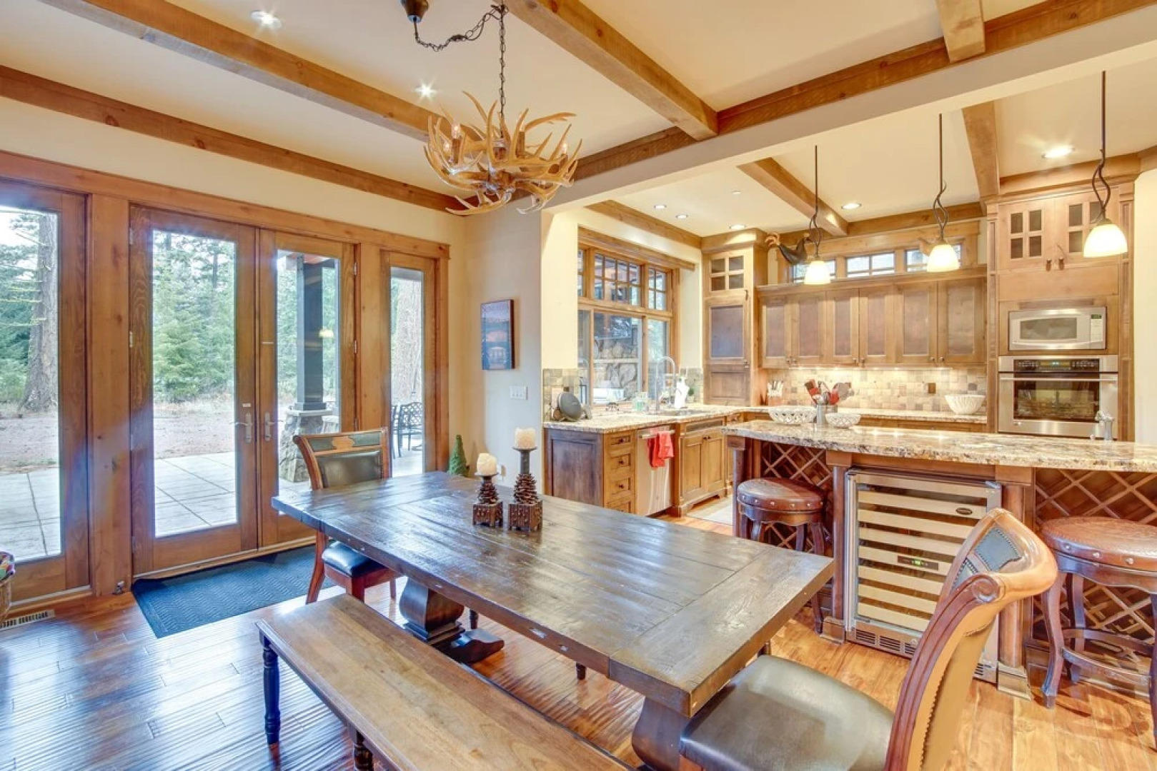 Spacious Cle Elum Cabin on Golf Course w/ Hot Tub!