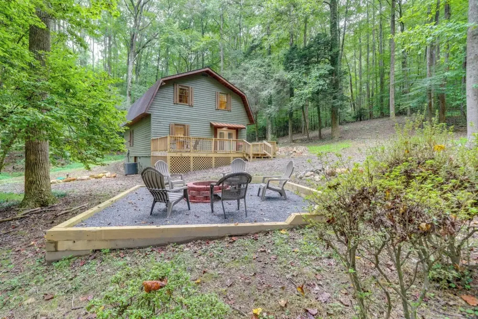 Wooded Blue Ridge Cabin: 2 Decks, Fire Pit!