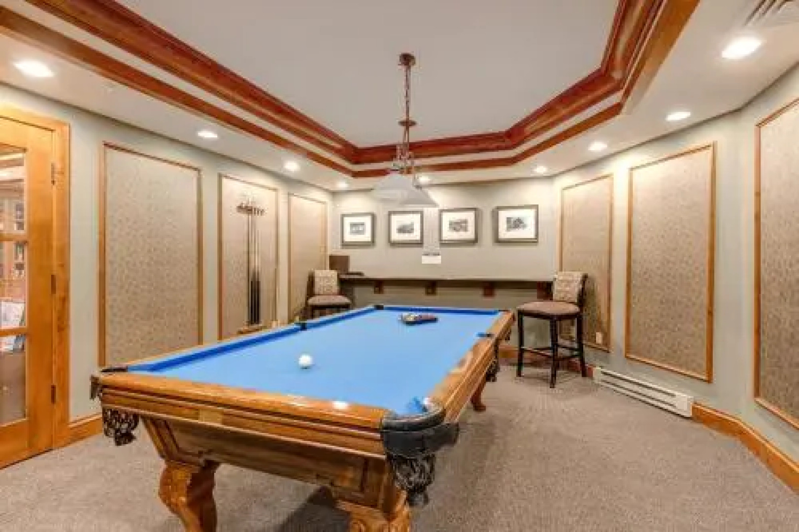 Eagle Springs East 101: Red-Wing Suite