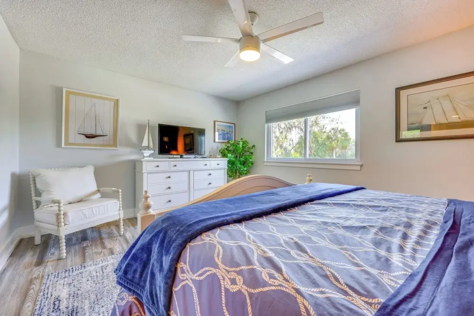 Private Balcony w/ Water Views: Welaka Condo!