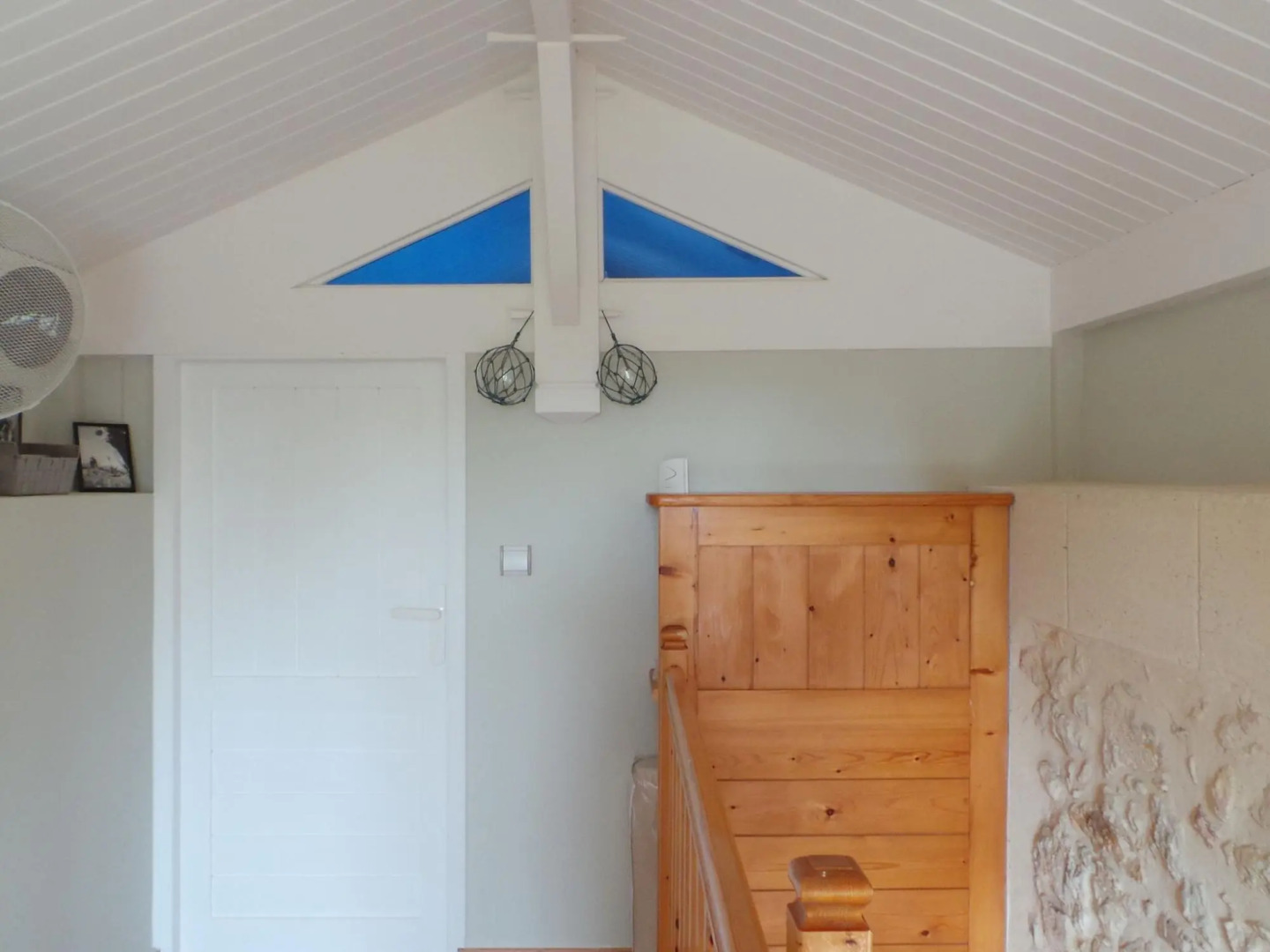 Renovated Dovecot With Pool, in the Vineyards Near Bordeaux
