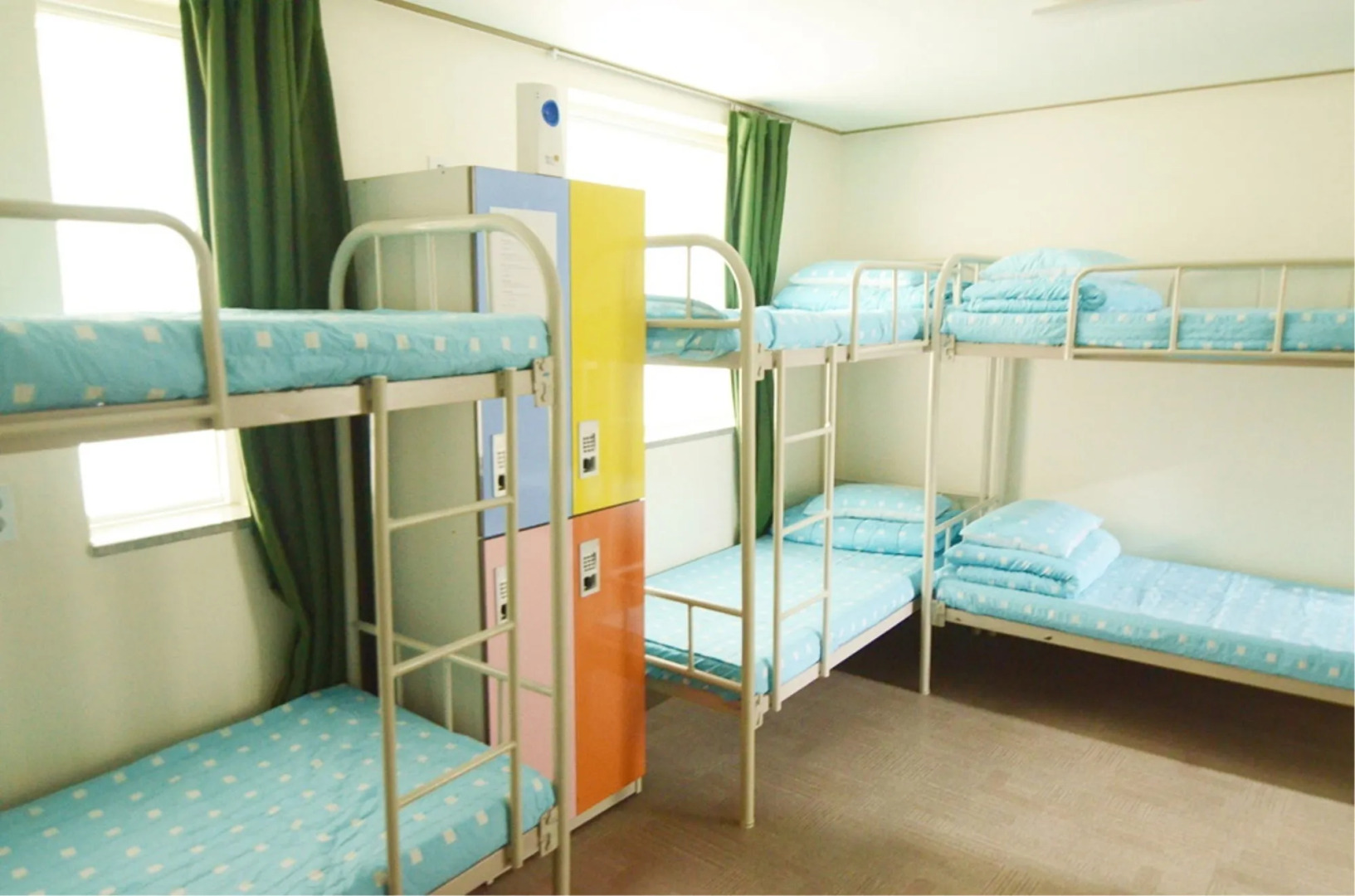 Kimchee Downtown Guesthouse - Hostel